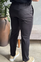 Calça Levon Signature com Ajuste - Preta