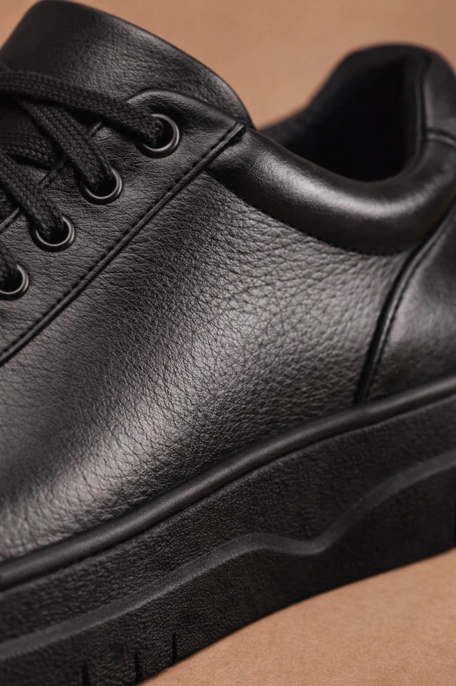 Floater Santiago All Black